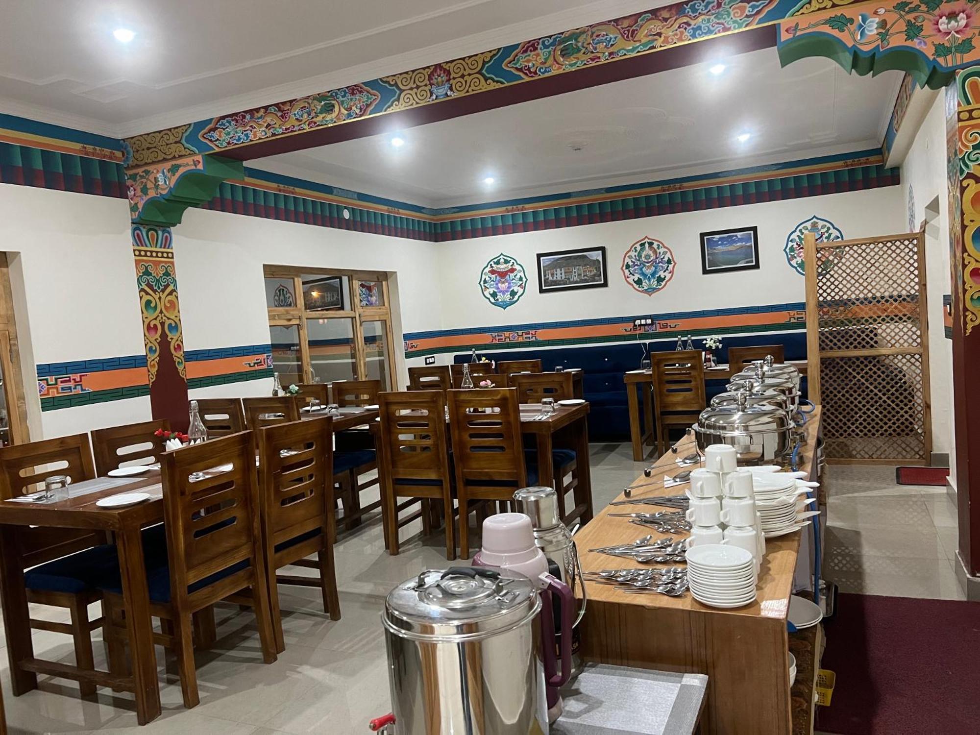 לה The Nangsay Hotel מראה חיצוני תמונה