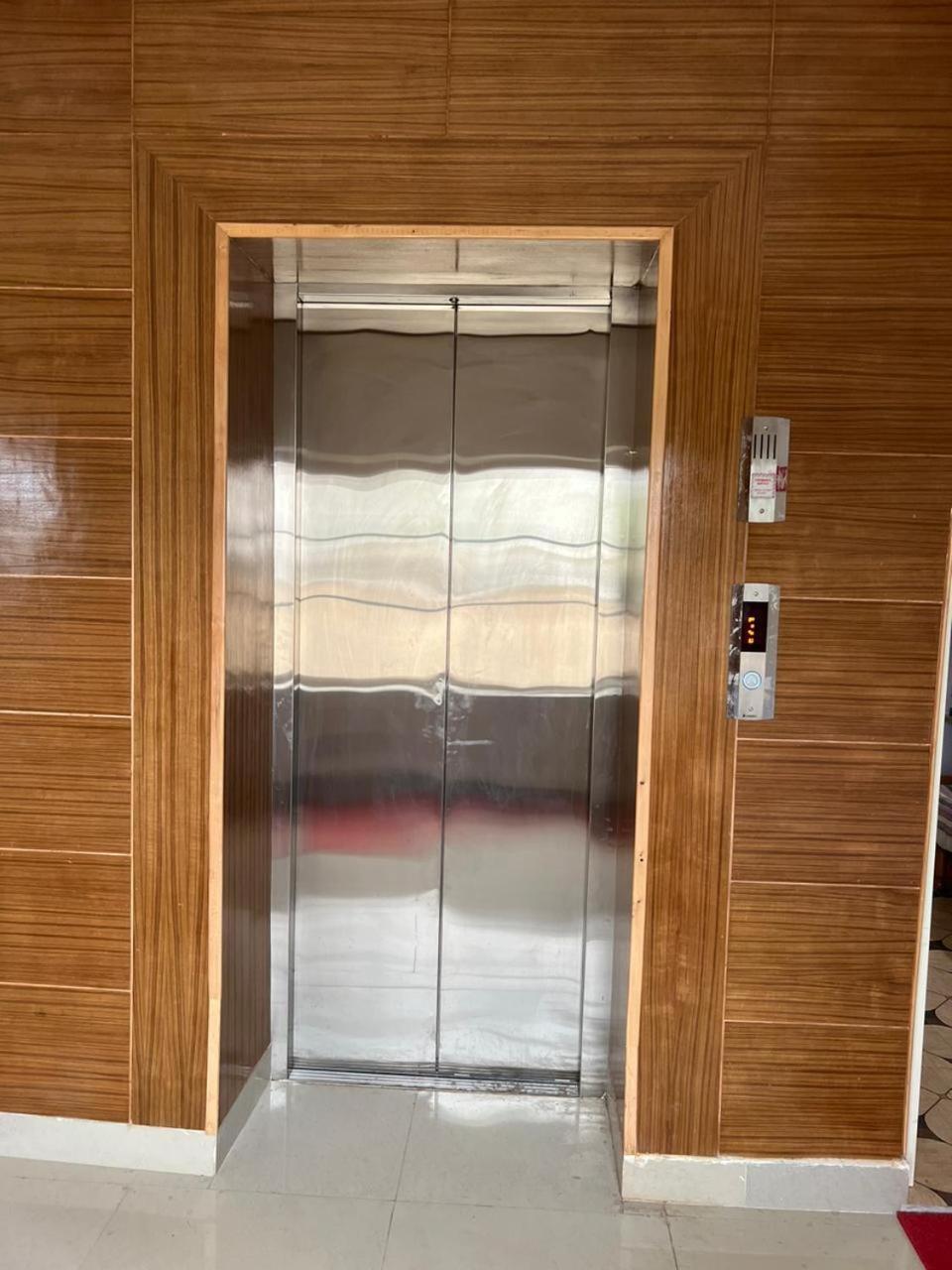 לה The Nangsay Hotel מראה חיצוני תמונה