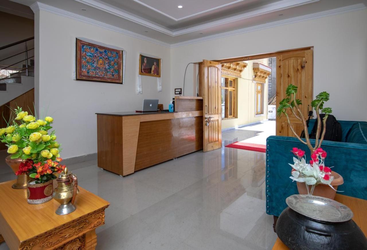 לה The Nangsay Hotel מראה חיצוני תמונה